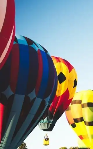 高清唯美彩色热气球图片手机壁纸