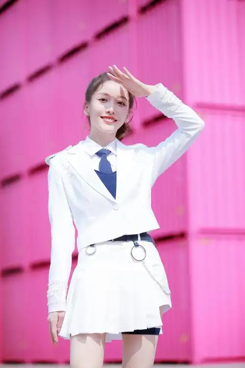 创造营2020学员姜贞羽独家写真照