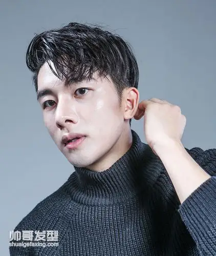 韩式男生长刘海发型单侧长刘海发型4