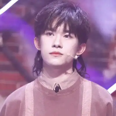 易烊千玺qq头像