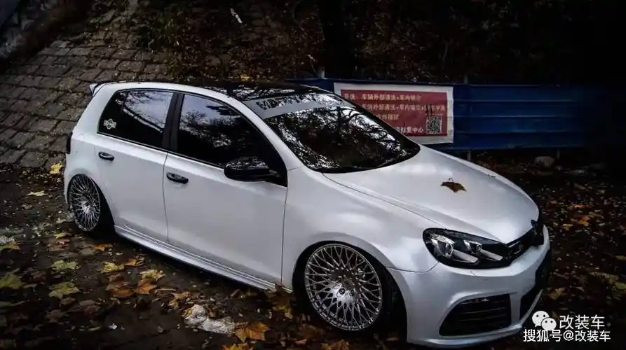 6代高尔夫姿态改装暴力小钢炮趴下来也能很美