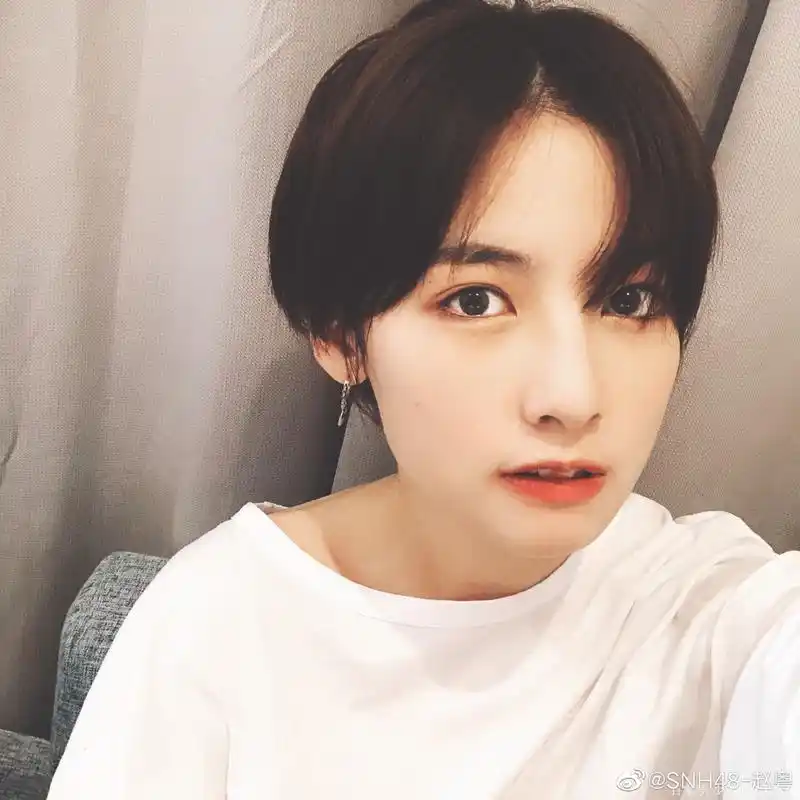 创造营2020公开选手制服照,网友:鹅后期下岗吧,不会p图让我来!