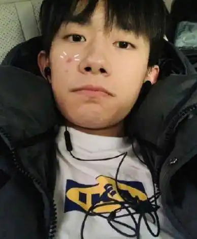 千玺可爱,王俊凯慈祥,看到鹿晗:化身柠檬精_很高的_明星_差别