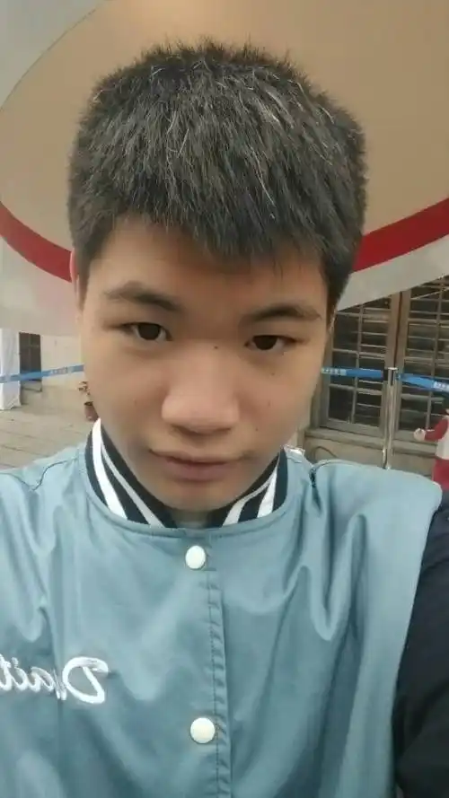 我喜欢长发,我这个是平头留长的样子,现在不知道接下来怎么留了,求解