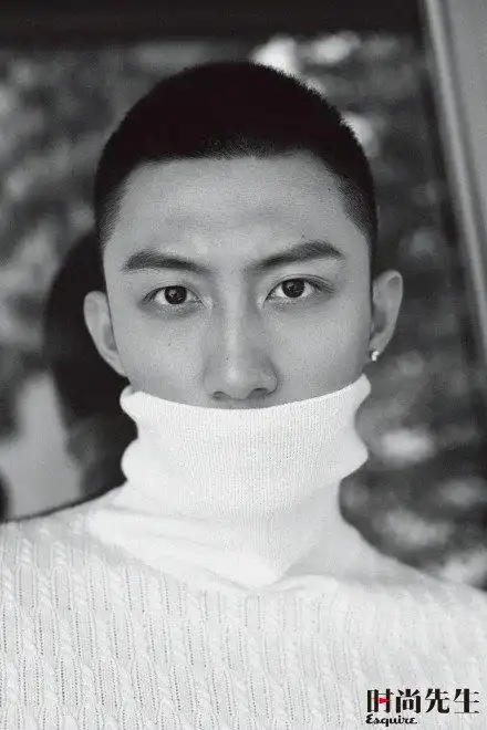 黄景瑜全新时尚大片寸头演绎别样魅力