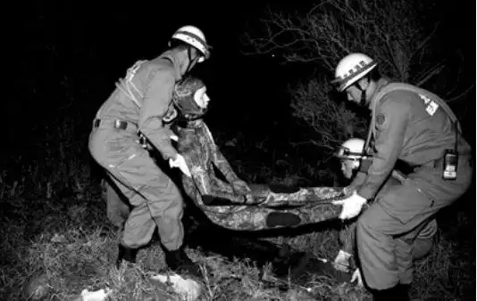 越野赛参赛选手尸体高度腐烂法医从没想到靠一群蛆破案