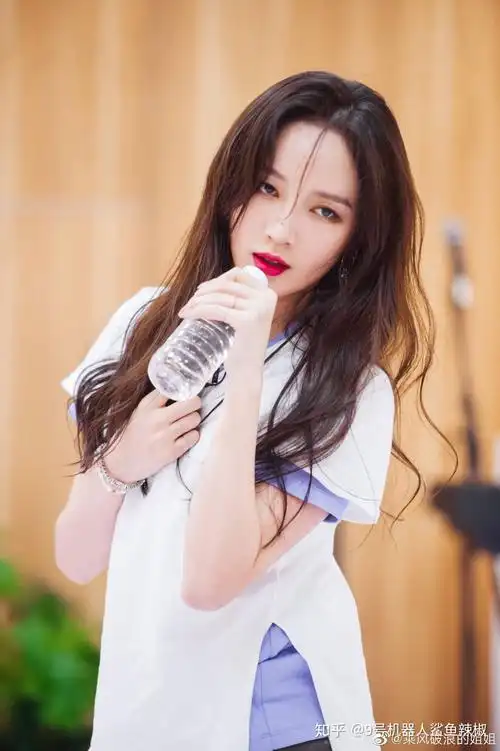 如何看待王霏霏和孟佳在《乘风破浪的姐姐》中的表现? - 知乎