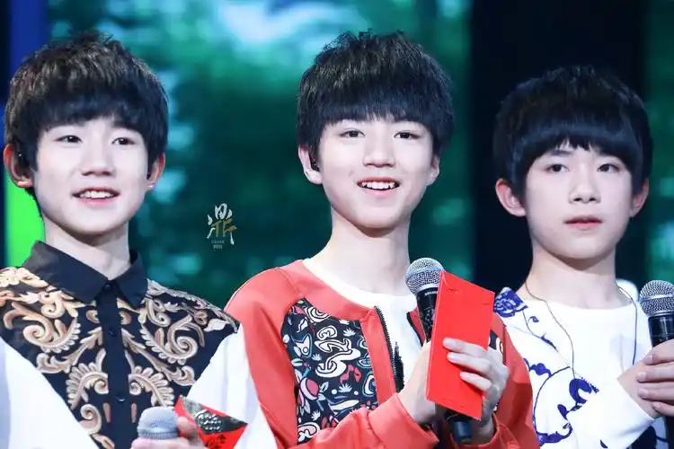 tfboys 2015cctv网络春晚