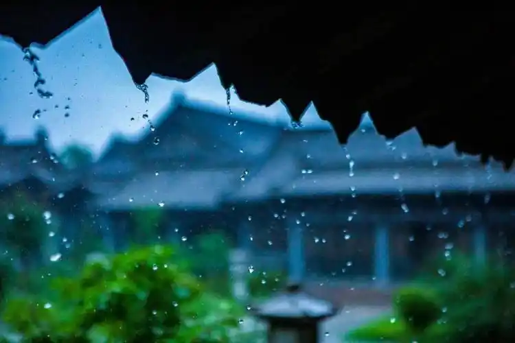 悠悠古镇烟雨如画初秋雨后的水浒影视城