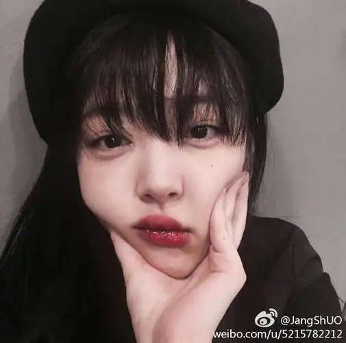 长得很自己 自我放飞女星崔雪莉 这种长相我很喜欢