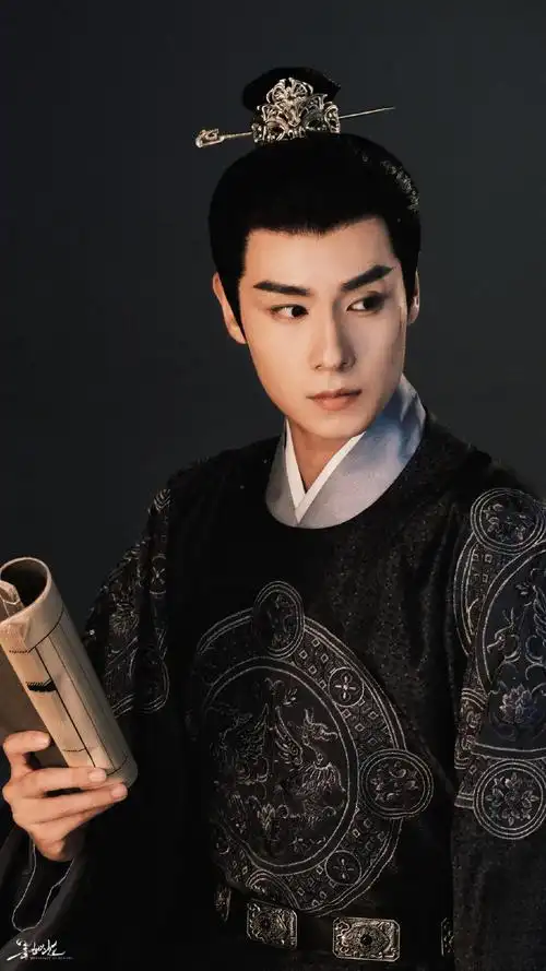 惜花芷 胡一天打戏提神醒脑#    上次看胡一天的戏还是在《民国铺探