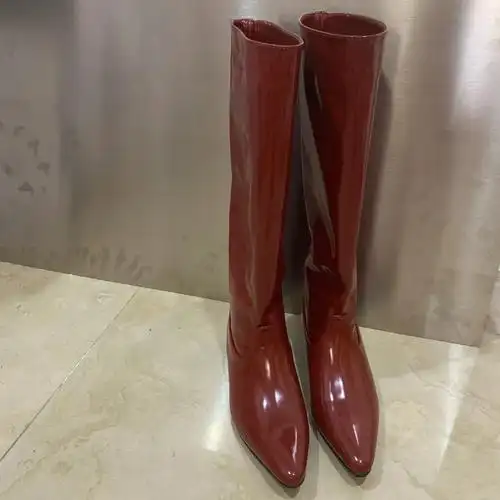 找了很久的颜色好正的红色长靴