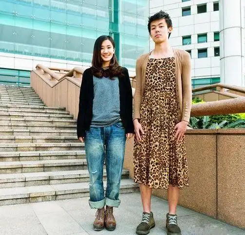 **很养眼**很乐呵**男银女银爆笑换装记,男生穿女生裙装