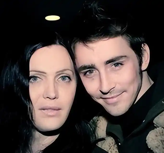 《疫厢情缘》:真正的友情之道与财富无关 电视剧《疫厢情缘 quarant