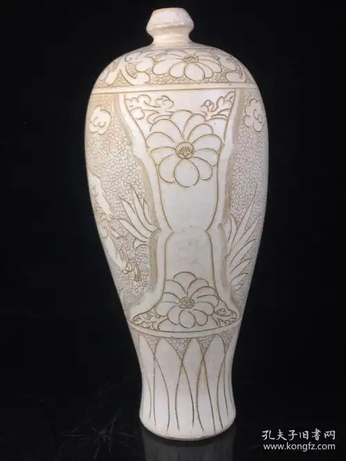 旧藏定窑白瓷开片童子梅瓶