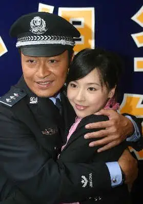 看到妻子吴佳妮突然出现,马景涛很激动.