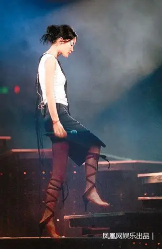 至幻至真王菲演唱会经典造型回顾