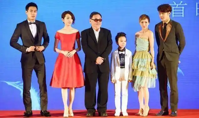 胡歌远远偷看,baby视而不见,郑爽眼神让人泪奔|胡歌|郑爽|刘烨_新浪