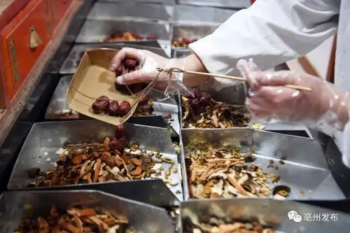 探秘"国方"中药汤剂生产过程