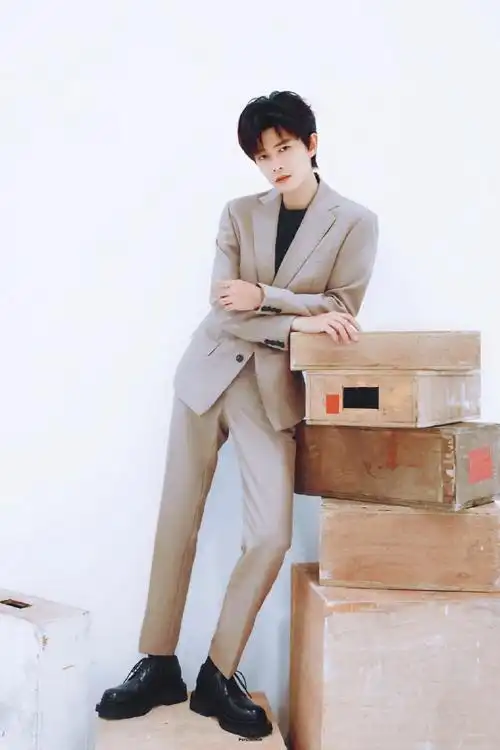 爱仕达品牌代言人任嘉伦