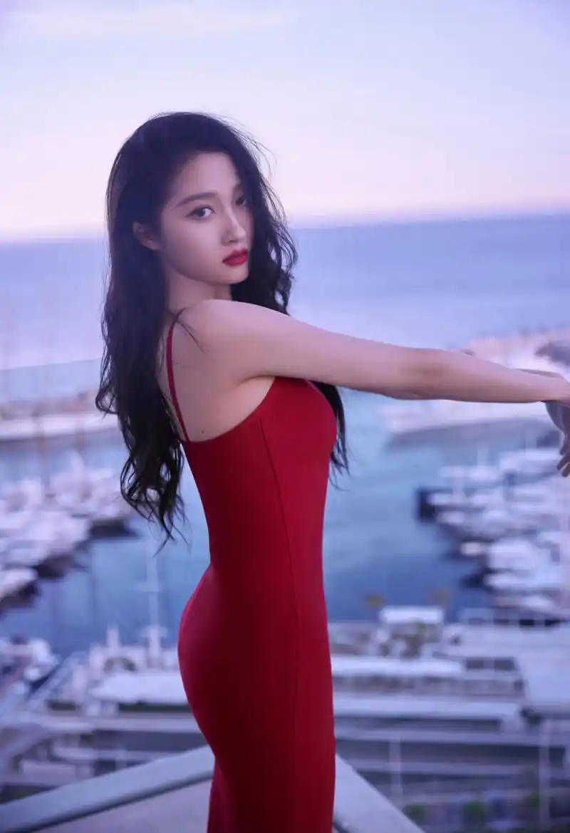 关晓彤美照,身材太性感迷人了!#养眼美女