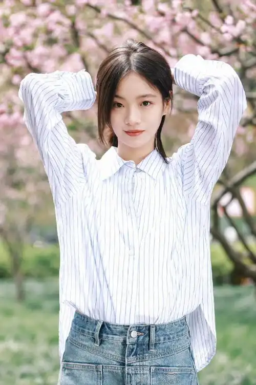 李庚希超话#李庚希0422生日快乐#  她是《大考》中