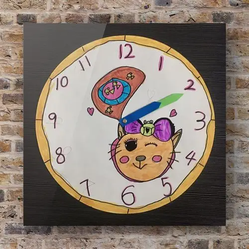 学习钟表的设计制作,培养学生的创新意识,以及设计与制作的能力; 3.