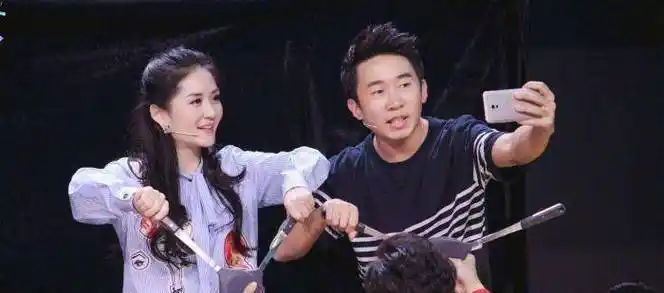 有一种"不公平"叫杨迪和妹妹,杨莎有高颜值,而杨迪却难以言喻!