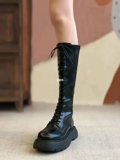 黑色长靴真是肉眼可见的显瘦75秒变大长腿