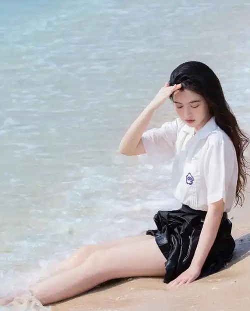 氧气美女河流湿身学生制服诱惑写真