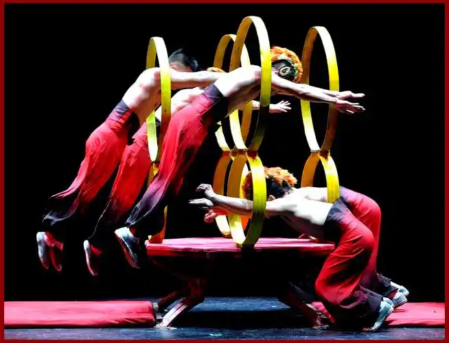 湘教版美术二年级(下)第13课《杂技高手》