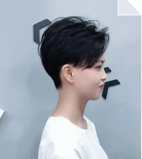 2019流行剃后脖短发