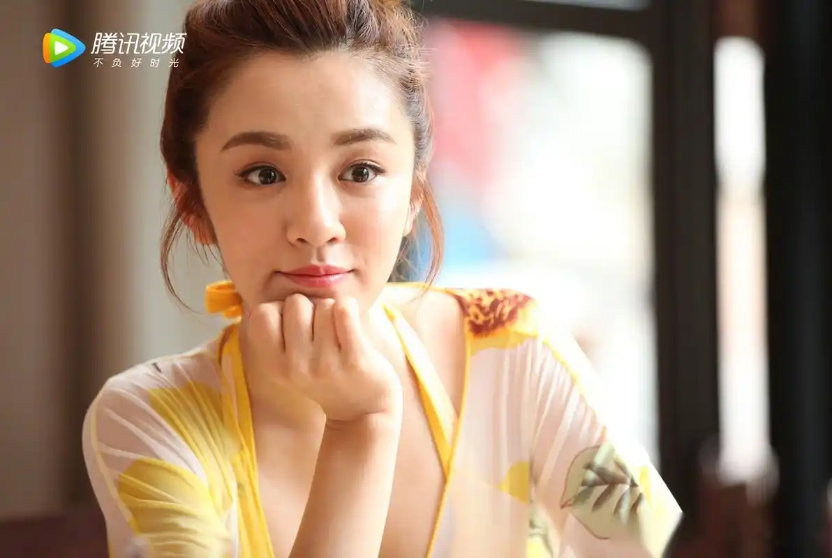 90后少女王晓晨倒追70后张嘉译给00后和10后当妈!