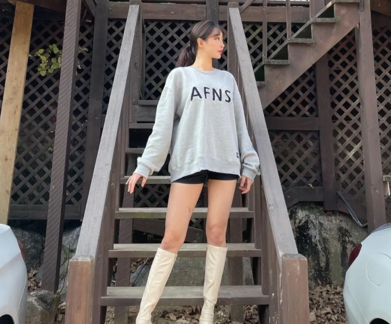 原创身高一米七的女生就是有气质普拉提没有白练