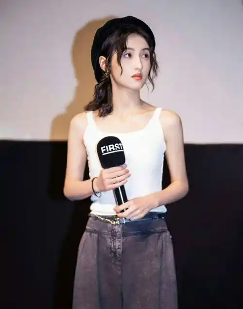 张子枫从98斤瘦到78斤,分享"3不吃"减肥法,网友:这样的身材太羡慕了!