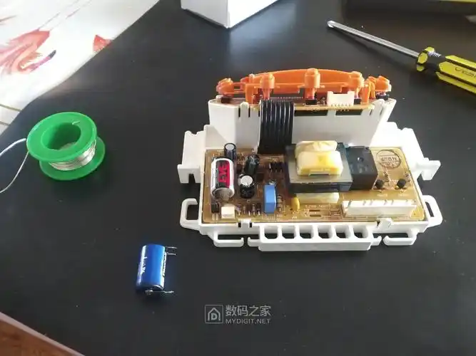 福库电饭煲拆换记忆电池 - 拆机乐园 数码之家