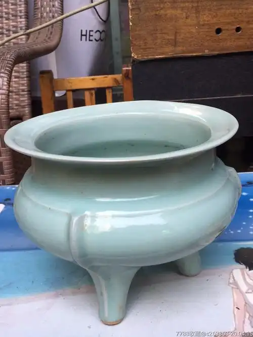 汝窑中号三足香炉