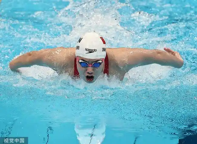 东京奥运会女子100米蝶泳张雨霏摘银