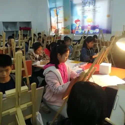 美术课上的我们