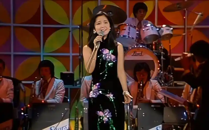 【4k超清·旗袍好美】邓丽君-あなたと生きる(1977.8.13)