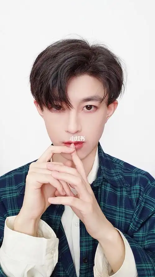 78男生发型教程韩式三七分括号刘海78