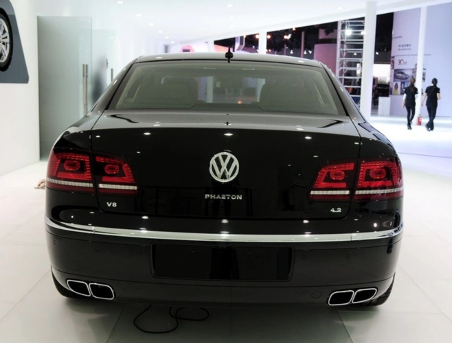 走进大众辉腾的精致外观