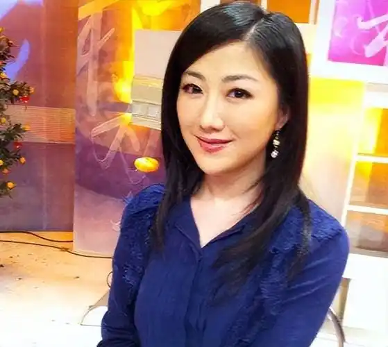 原创东方卫视著名主持人杨蕾深夜发文对未来多少有些迷茫