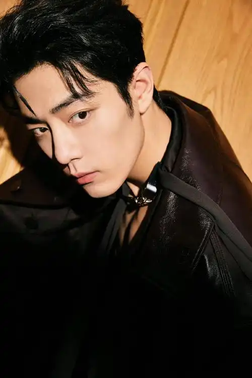 肖战米兰时装周##gucci大秀##肖战这胸肌