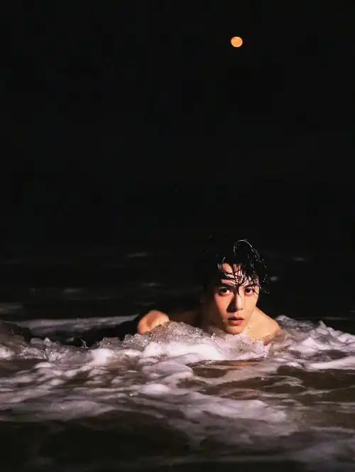 曾舜晞这组照片真的杀我人没了,以后摩多摩多好嘛~#曾舜晞  #帅哥