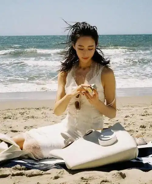 张钧甯究竟有多美?看到她的沙滩照后,太美了