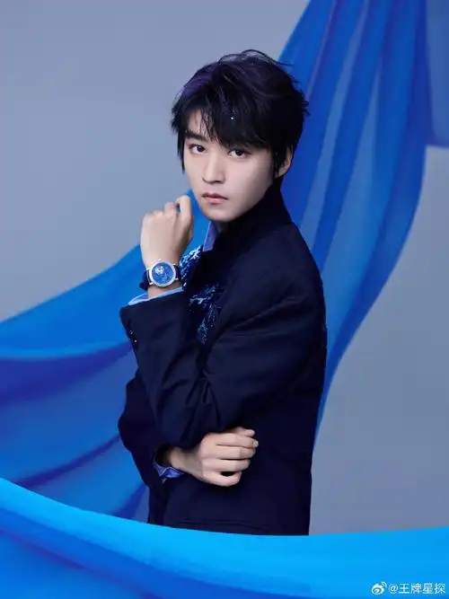 tfboys官方应援棒呢#tfboys王俊凯  王源  易烊千玺出道十年了,连