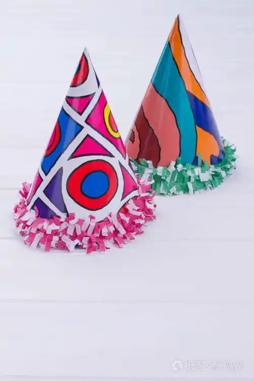 有趣的生日派对锥形帽子