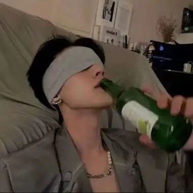 男生的emo悲伤头像颓废堕落看起来很消沉且很孤独的头像男图片