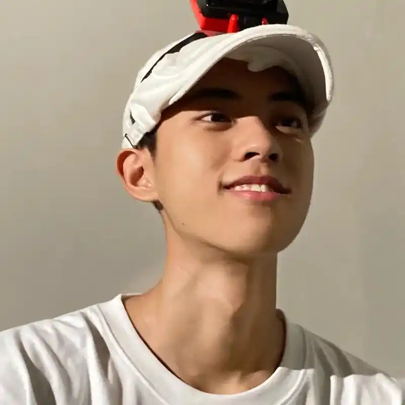 少年感 #寸头 #优质头像 难得笑笑 - 抖音